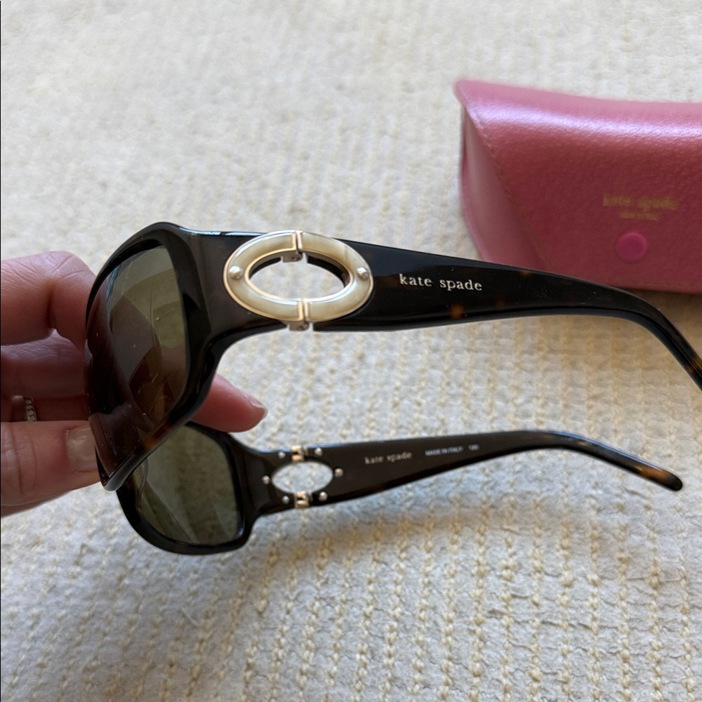 Kate Spade brown/ tortoise Sunglasses with Pink Leather Case - Picture 4 of 5